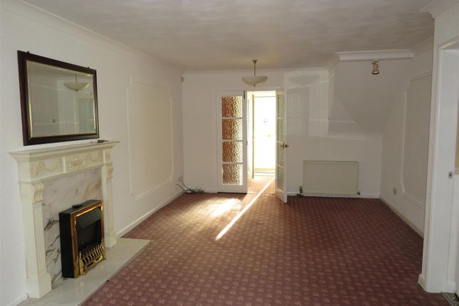 18, Cutshill Close, Birmingham photo 3