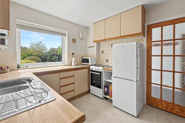 21, Wynnes Close, Dorset photo 3