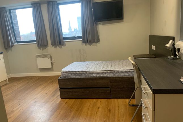 Flat to rent in Queen Street, Sheffield, South Yorkshire