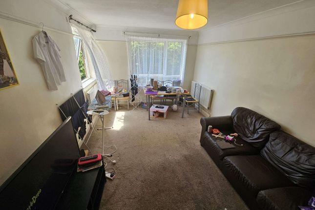 10 Richmond Court, Luton photo 4