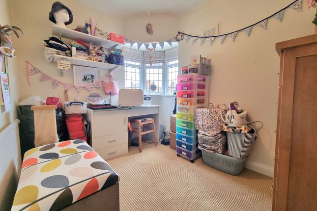 13 Briarlands Avenue, Sale photo 4