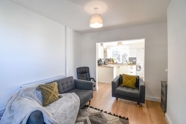 478, Gladstone Road, Barry photo 3