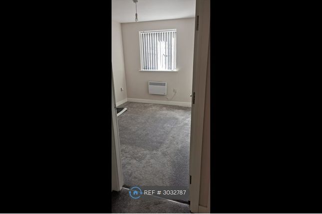 Flat, James Street, Elland photo 5