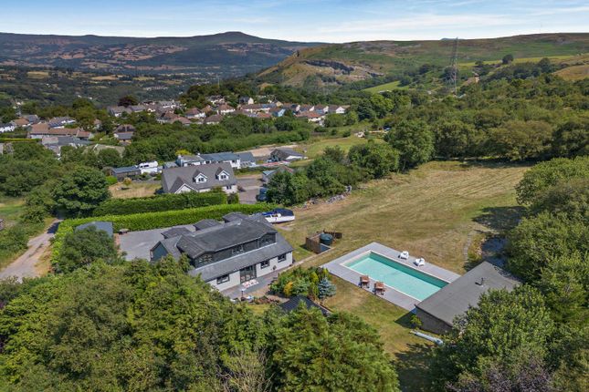 Hillcrest,, Waenllapria, Abergavenny photo 2