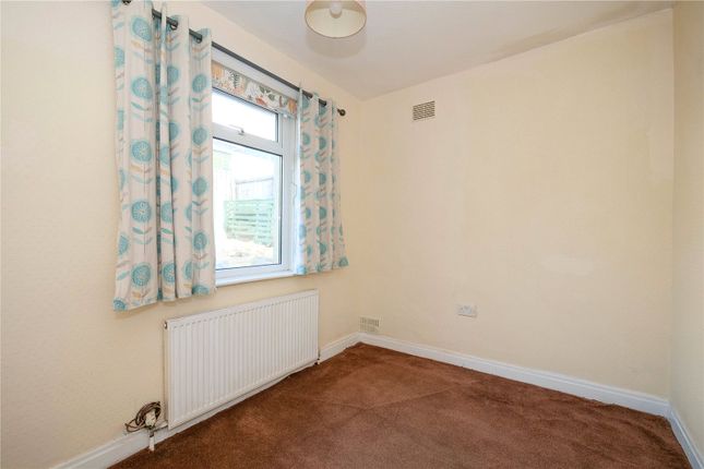 15, Woodcot Avenue, Shipley photo 5
