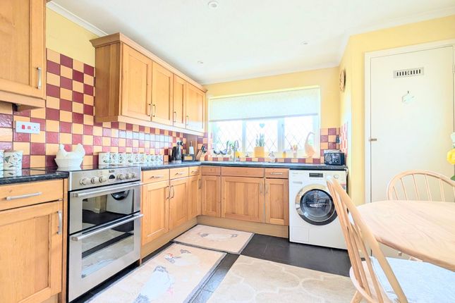 7 Suzan Crescent, Wantage photo 3