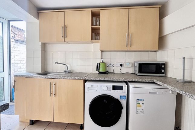 Room 1, 61, Worcester Street, Gloucester photo 5
