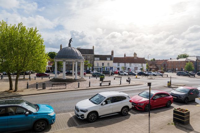 Flat 1, 38 Market Place, Norfolk photo 2
