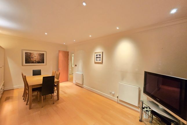 Star Place, London photo 3