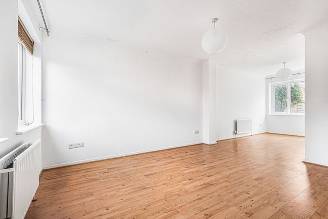 2 Sparrowhawk Way, Huntingdon photo 3