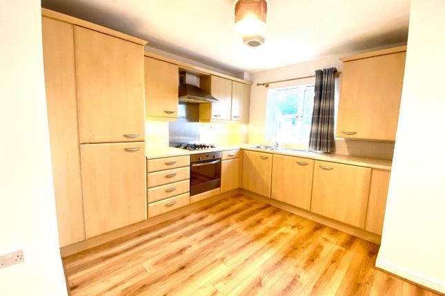 71, Mereside, Huddersfield photo 3