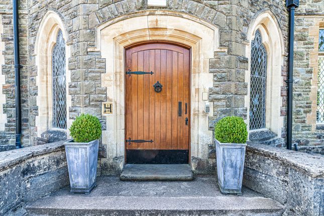 22 The Manor, Pontyclun photo 3