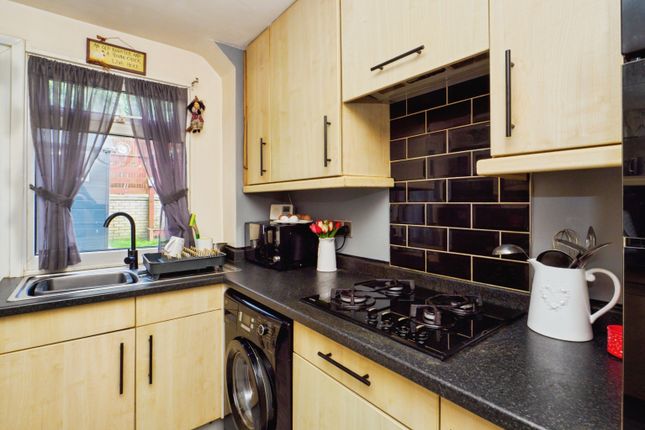 46, Kimberley Close, Dover photo 3