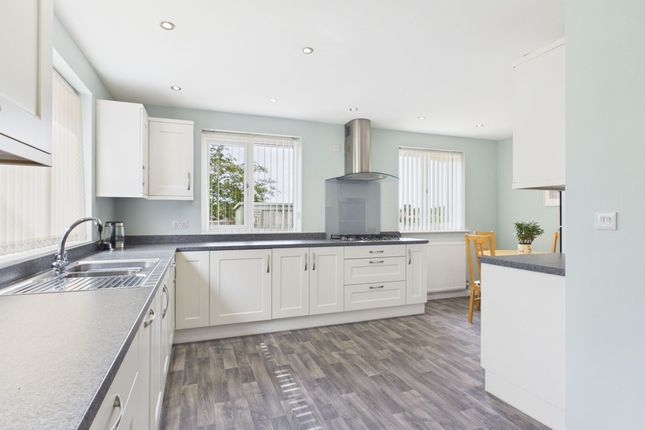 8 Parker Close, Nottingham photo 3