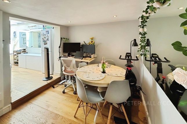 35, Upper Park Street, Gloucestershire photo 4