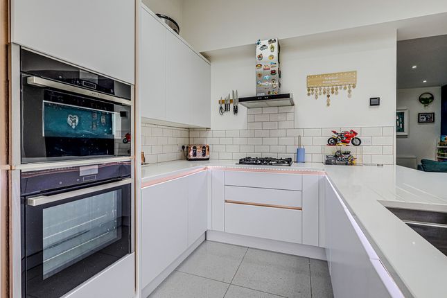 45, Bonchurch Avenue, Leigh-on-sea photo 3
