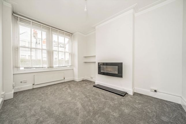 112, Haydon Park Road, London photo 2