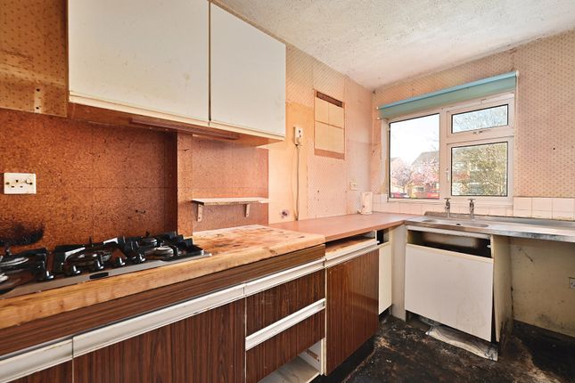 11, Russell Court, Camberley photo 3