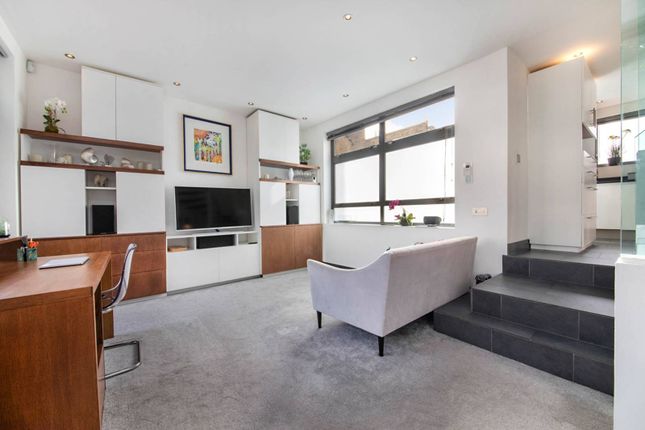 Terraced house for sale in Northchurch Road, Islington, London