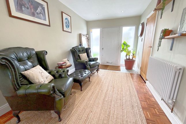 3, Magnolia Close, Leicester photo 2