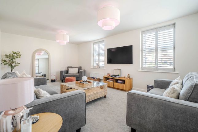 43, Edison Orchard, Bedfordshire photo 4