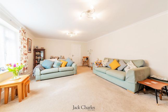 41, Iden Crescent, Tonbridge photo 2