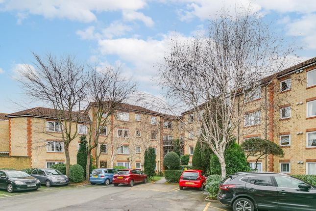 Thumbnail Flat to rent in Fishers Lane, Central Chiswick