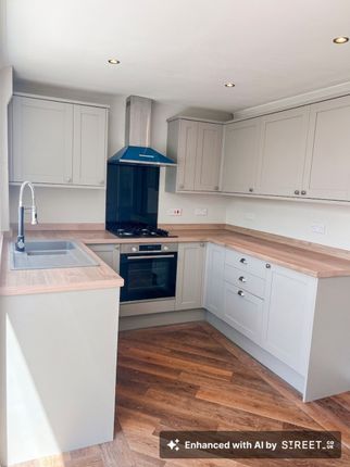 25 Lindale Rise, Oldham photo 4