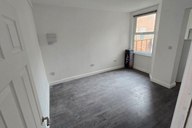 16 Filey Road, Manchester photo 2