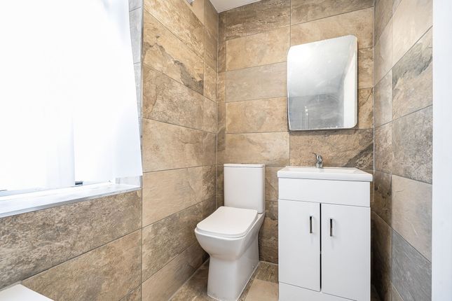 33 Sedgwick Road, London photo 5