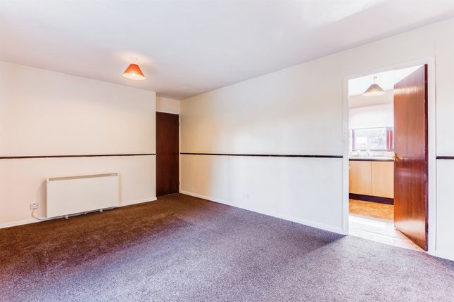 47, Dickinson Court, WAKEFIELD photo 5
