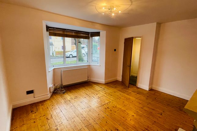 18, Brookcroft Road, Manchester photo 2