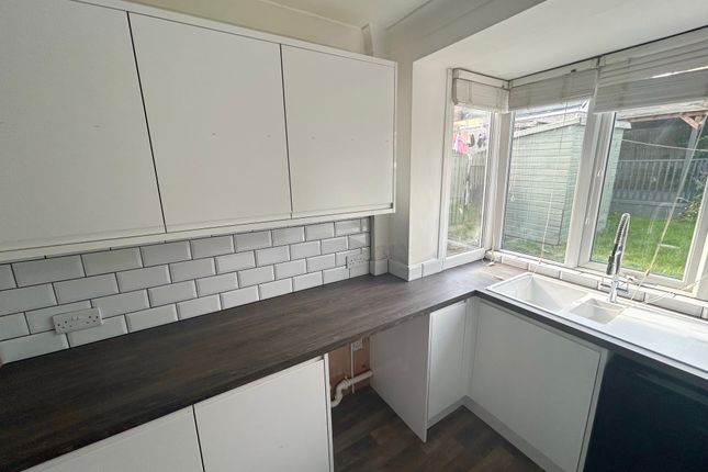 52, ROTHERHAM photo 4