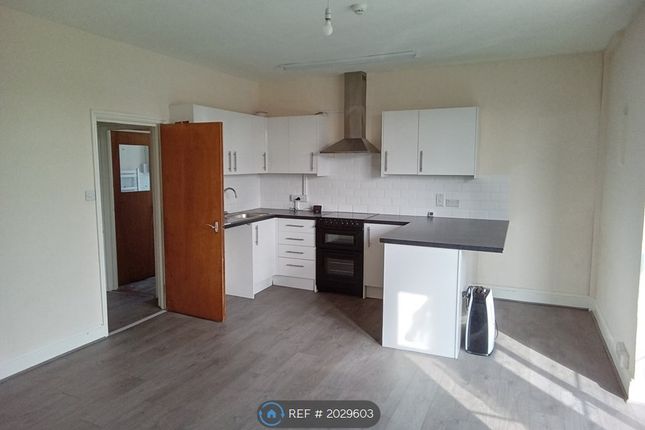Thumbnail Flat to rent in Frome Road, Trowbridge