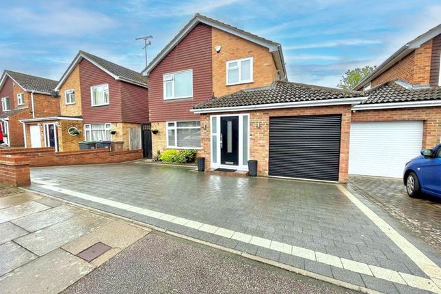 Thumbnail Detached house for sale in Turnpike Drive, Luton