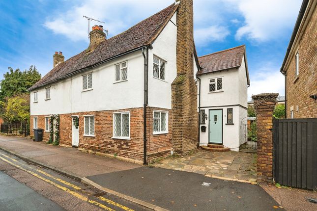 End terrace house for sale in Park Lane, Broxbourne