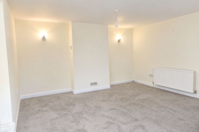 1, Chase End, EPSOM photo 3