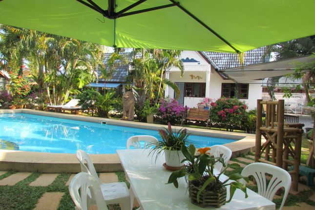 Villa for sale in Near Londa, Phuket, Southern Thailand