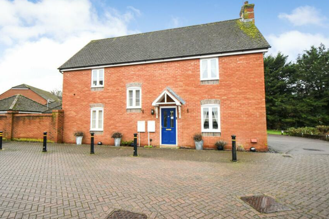 Detached house for sale in 17 Cresswell Hook Hampshire, Hampshire