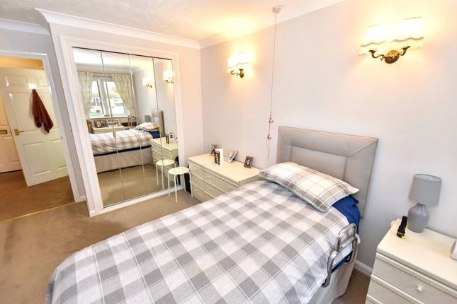 Flat 53, Palm Court Rowena Road, Westgate-On-Sea photo 3