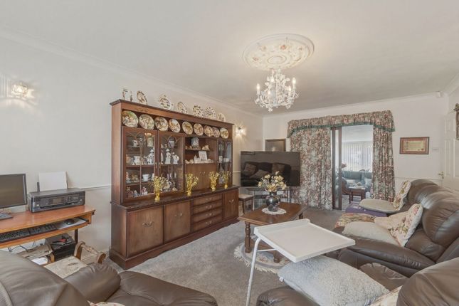 Little Orchard Harworth Avenue, Worksop photo 3