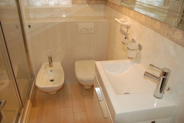 Flat 1, Stockport photo 5