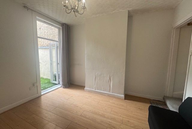 82, Leicester photo 4