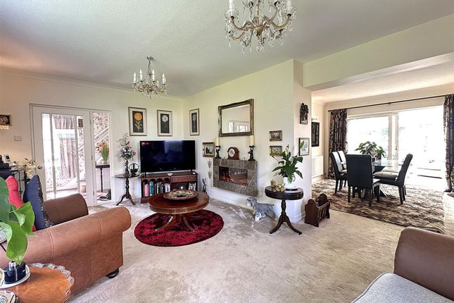 25 Stepney Drive, Scarborough photo 3