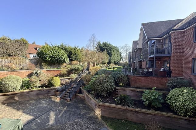 35 Mandeville Court,261, Darkes Lane, Potters Bar photo 3