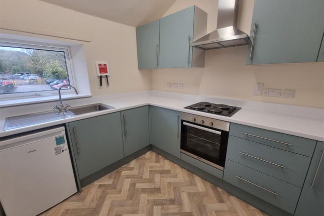 Flat, 11A, Hill Street, Lydney photo 2