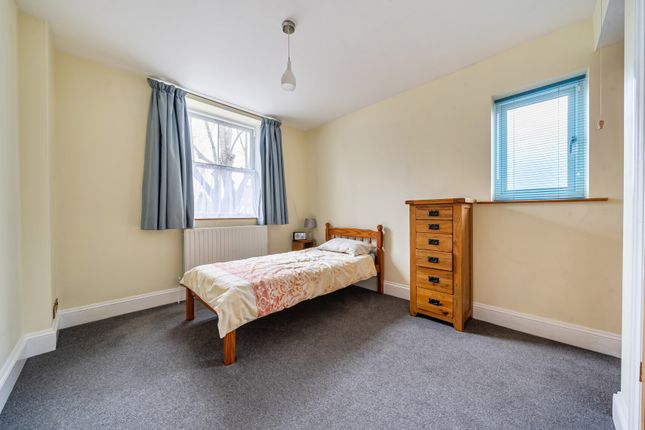 34, Woodstock Road, Oxfordshire photo 2