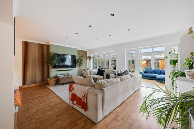 9 Highfield Road, Chislehurst photo 2