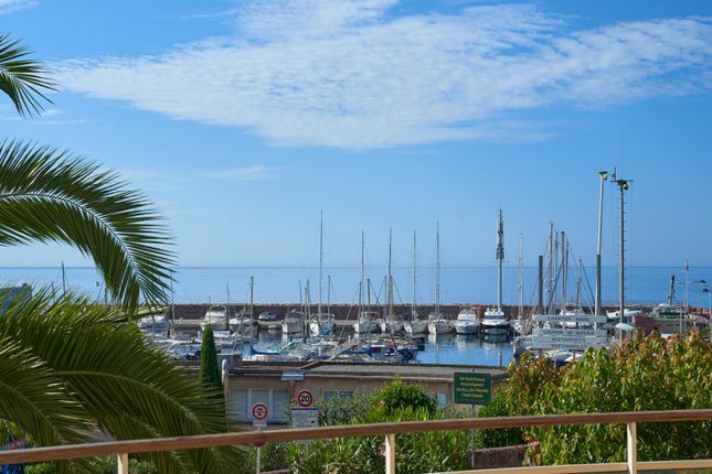 Thumbnail Apartment for sale in Theoule Sur Mer, Cannes Area, French Riviera