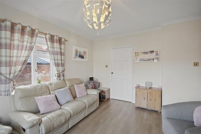 1 Haddon Close, Chesterfield photo 2